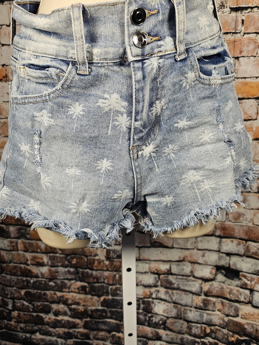 Ocean Drive Palm Tree Print Denim Shorts Size 5 Distressed Frayed Hem